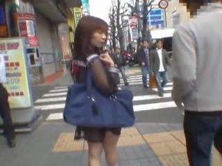 Mikan megdöbbentő ázsiai lány élvezi nyilvános