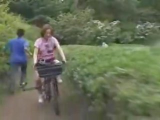 Japonesa querido masturbava enquanto a montar um specially modified x classificado filme bike!